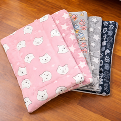 Thickened Comfortable Warm Small Cat Sleeping Cushion Skin-friendly Cute Winter Medium Dog Sofa Mat for Puppy Bed Accessories