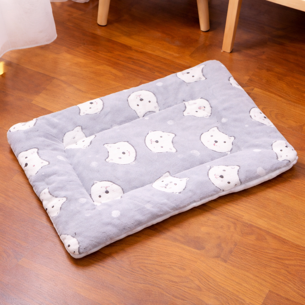 Thickened Comfortable Warm Small Cat Sleeping Cushion Skin-friendly Cute Winter Medium Dog Sofa Mat for Puppy Bed Accessories