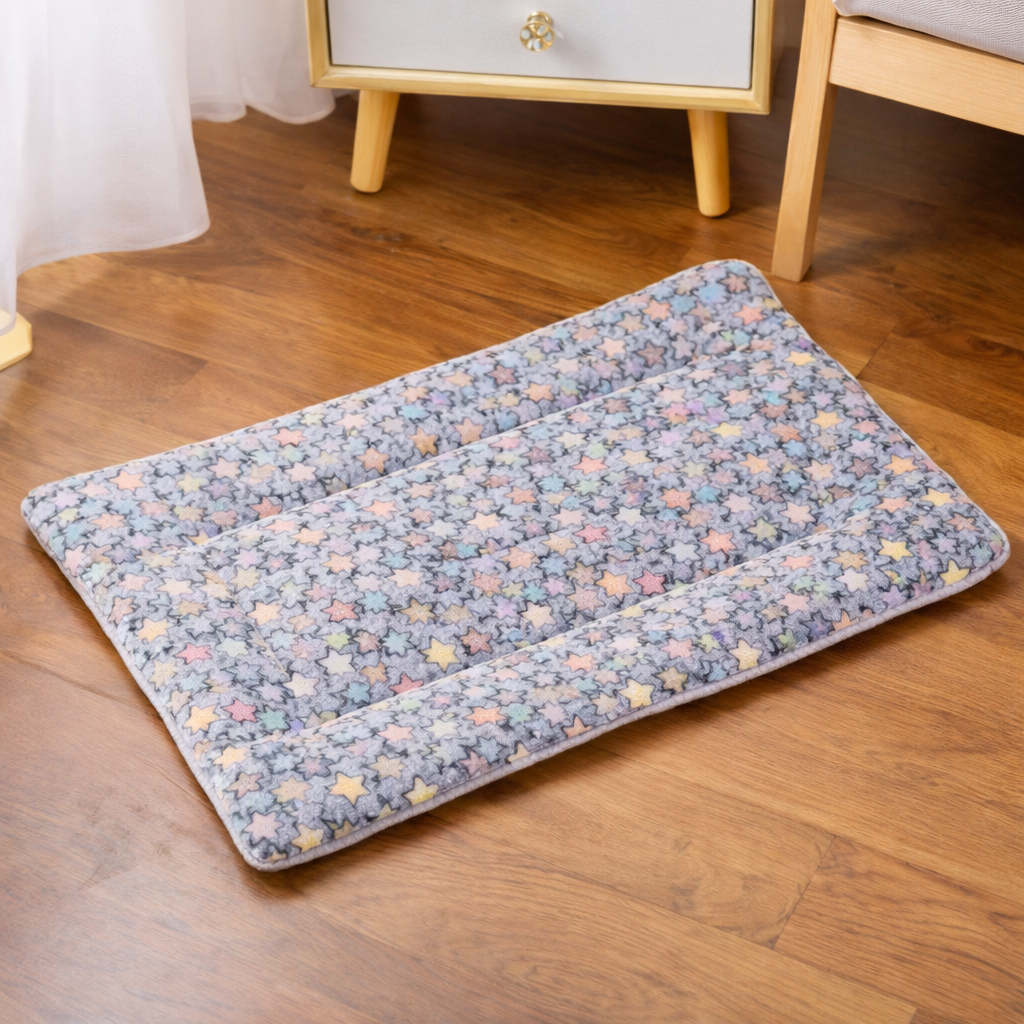 Thickened Comfortable Warm Small Cat Sleeping Cushion Skin-friendly Cute Winter Medium Dog Sofa Mat for Puppy Bed Accessories